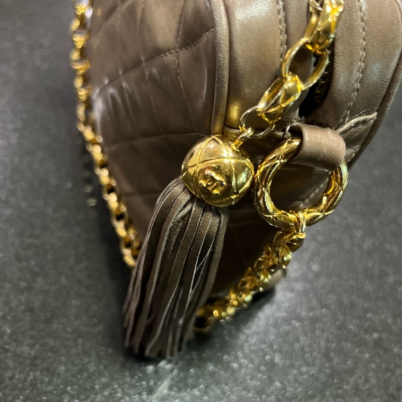 CHANEL 
Vintage Bijoux Chain Camera Bag - Picture 6 of 11